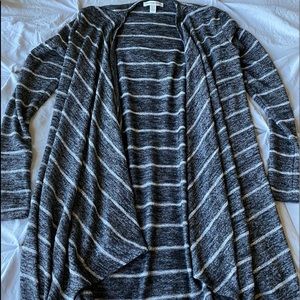 american eagle grey and white cardigan